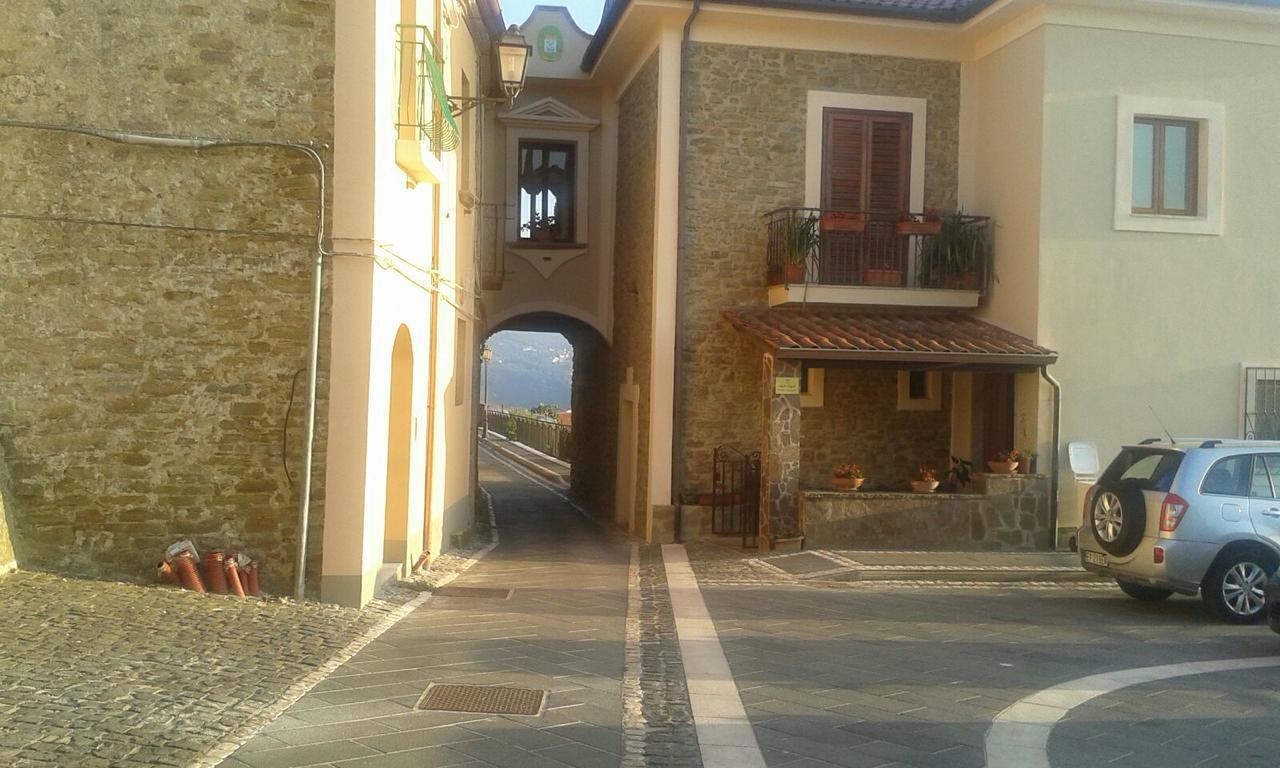 Pozzo Medievale Prignano Cilento Exteriör bild