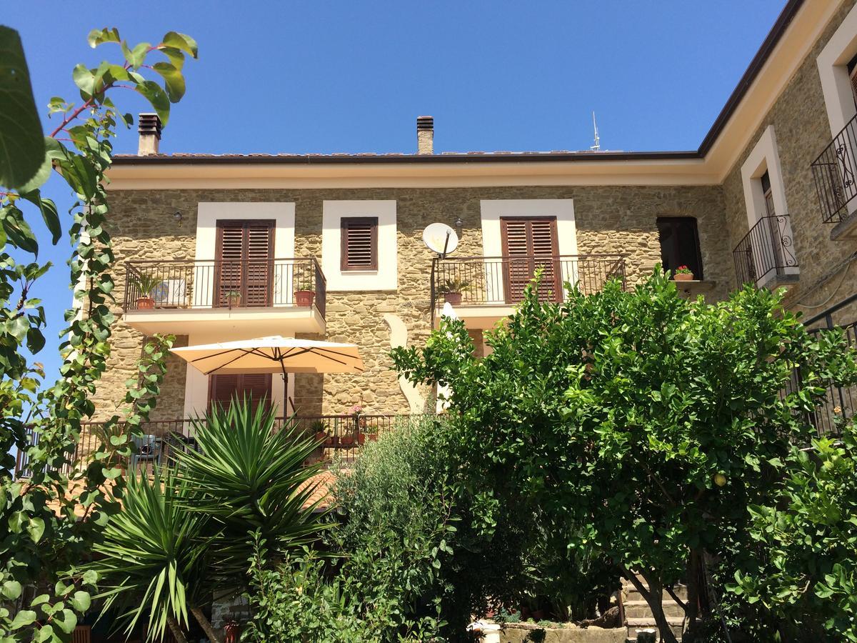 Pozzo Medievale Prignano Cilento Exteriör bild